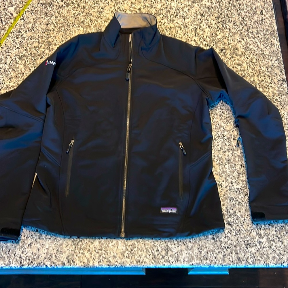 Patagonia woman’s large black jacket